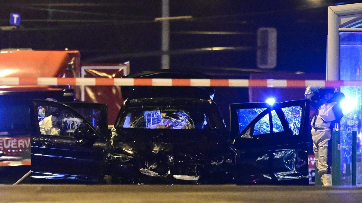 Anschlag Von Tren