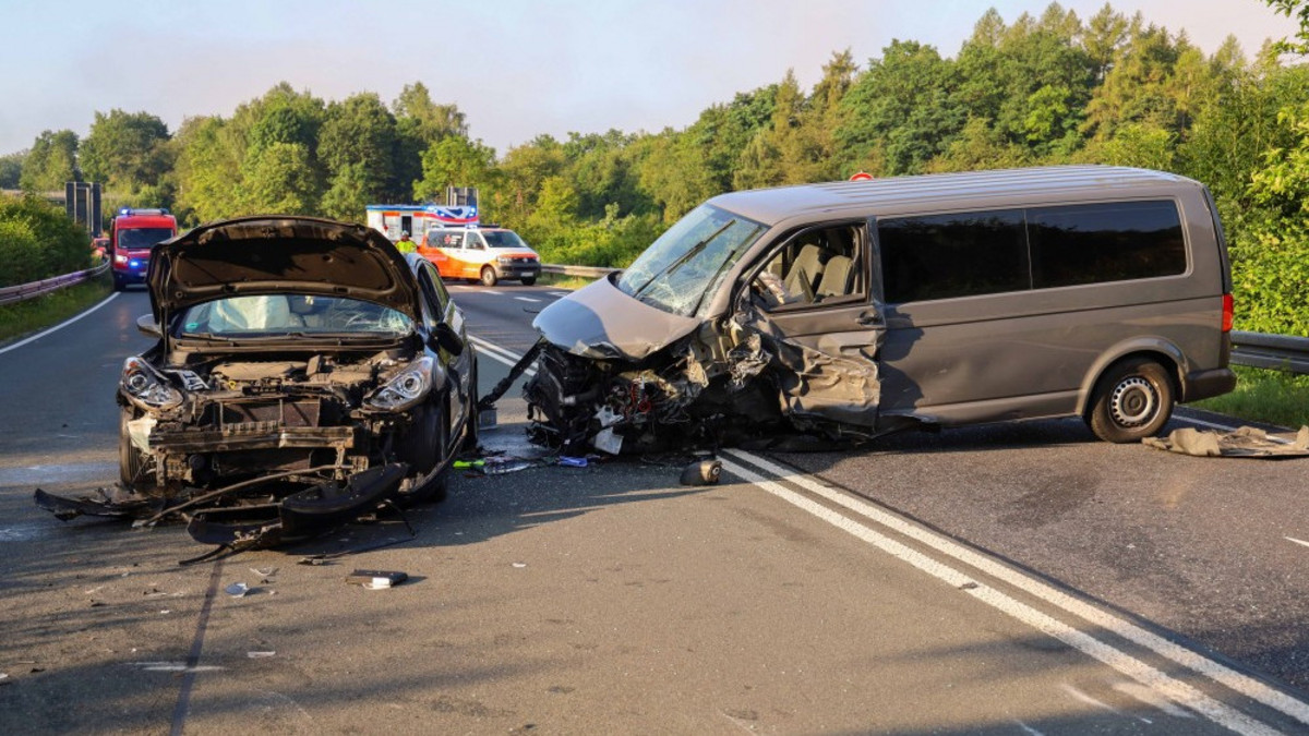 Spannende Unfall B27 Heute Aktuell Bildernull