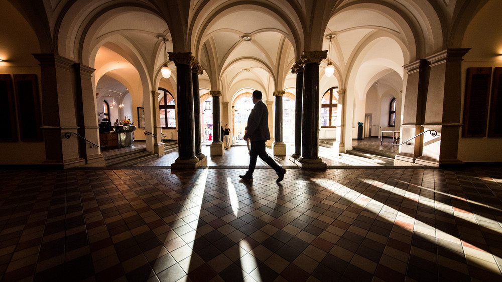 Wiesbaden Rathaus auf der Suche nach Mitarbeitern Kampagne beginnt