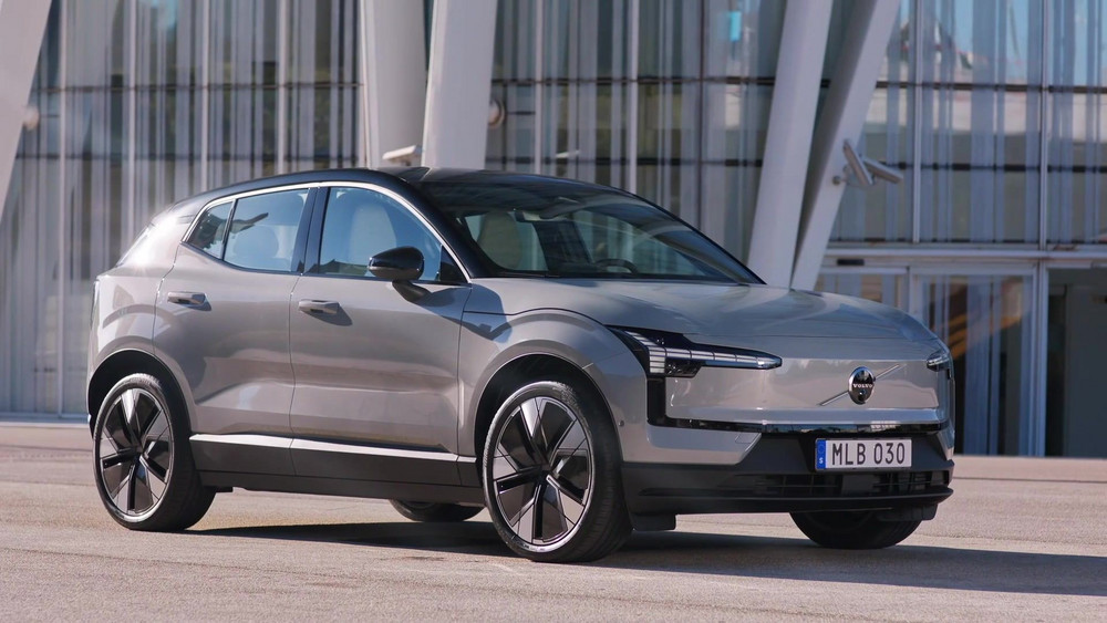 Der neue Volvo EX30 LEDScheinwerfer mit „Thors Hammer“Lichtmotiv