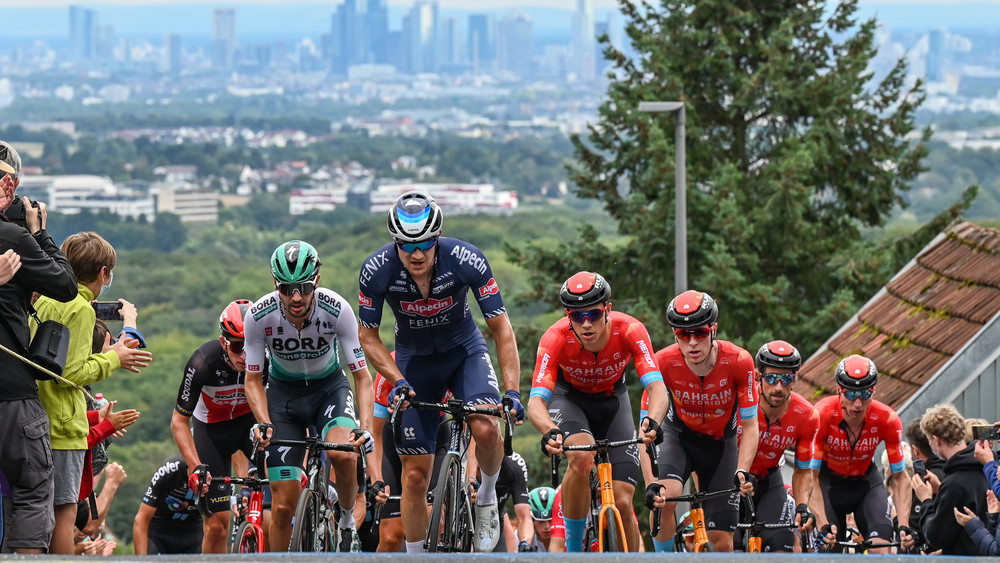 Aftrap voor de klassieke Eschborn-Frankfurt fiets – FFH.de