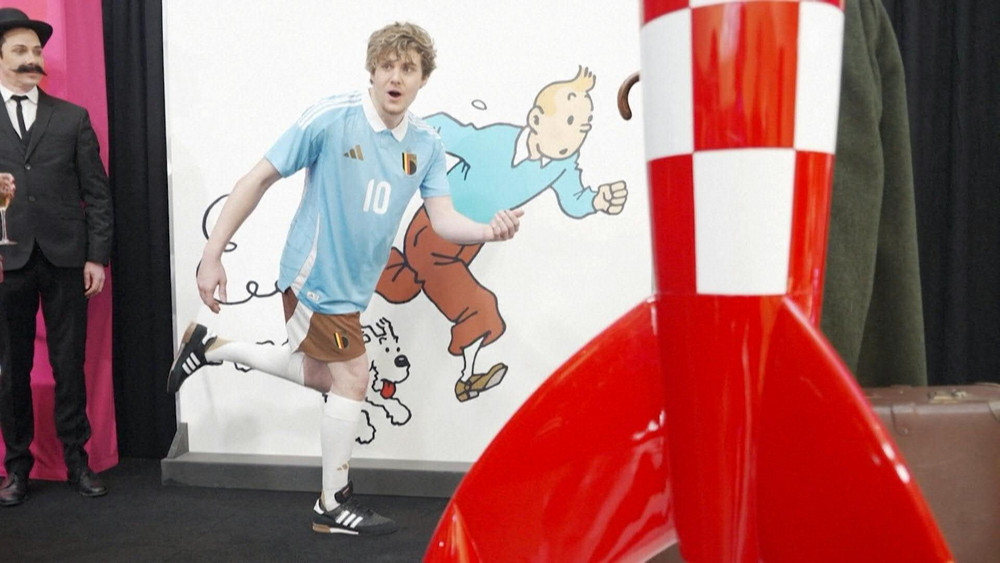 Wie bei Tim und Struppi Belgien präsentiert neues EMTrikot