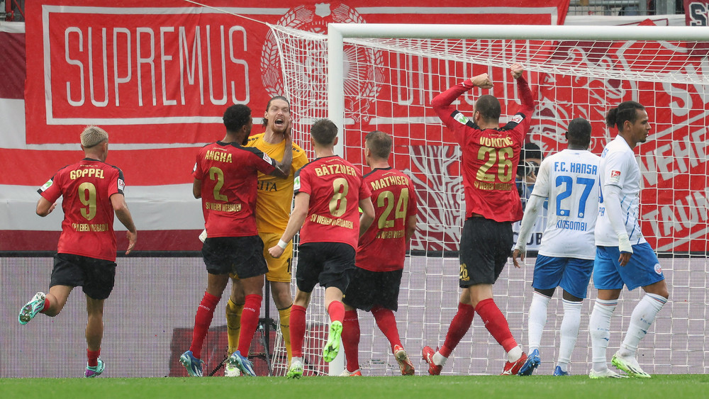 Nach spätem Tor gewinnt Wehen Wiesbaden mit 1:0 gegen Hansa Rostock