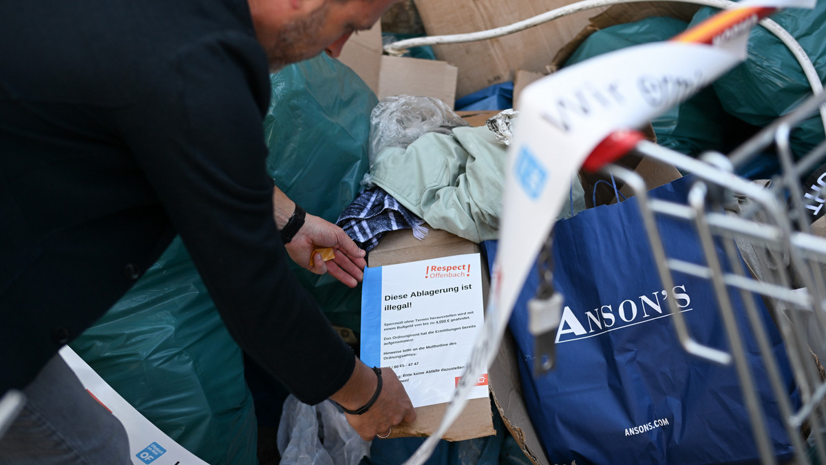 anzug im kleidersack aufbewahren Lange 2 Stück Kleidersack für die Aufbewahrung Schwarz Kleiderhülle Faltbare Anzugtasche mit Reißverschluss Staubdichte Kleidersäcke für Kleider Mäntel Sakkos Hemden (110 x 60 cm) Küche, Haushalt & Wohnen TRUTZHOLM Felgenhänger 4-teilig Felgenhalter Farbe:rot, gelb, schwarz ORIGIN_SS26