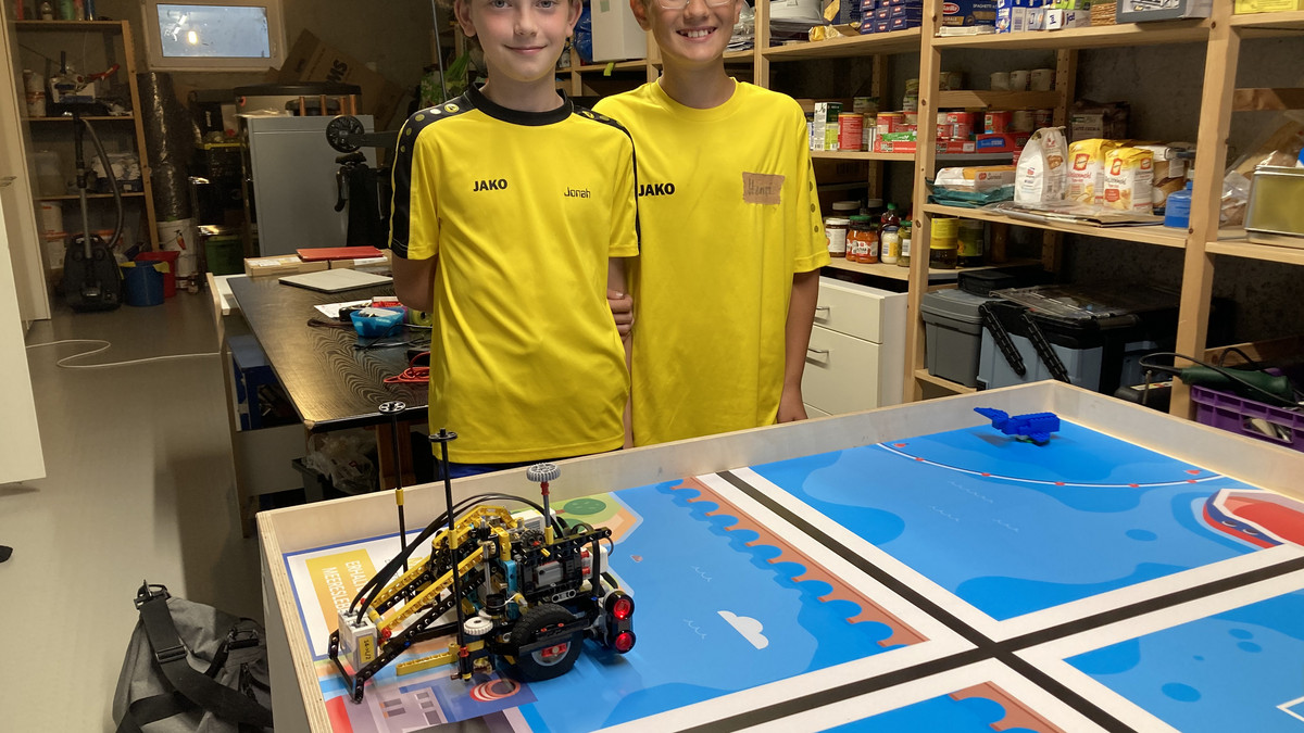 Zwei elfjährige Frankfurter programmieren Roboter: Vorfreude auf WM