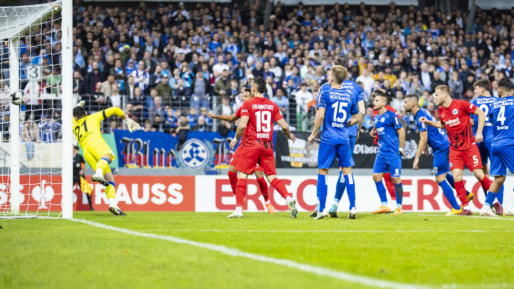 Eintracht nach Sieg bei den Stuttgarter Kickers im Achtelfinale Eintracht nach Sieg bei den Stuttgarter Kickers im Achtelfinale