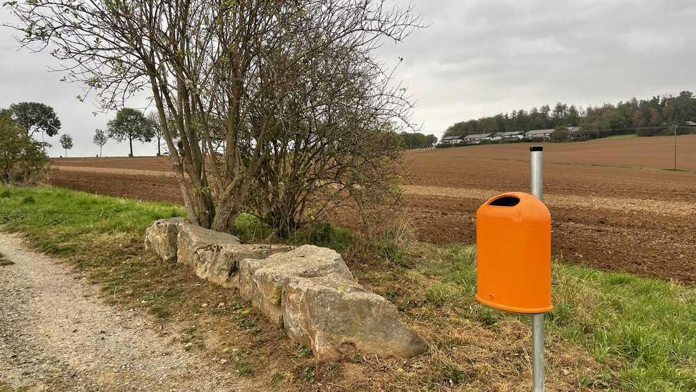 Machen statt meckern Ehrenamtliche leeren Mülltonnen in Kassel