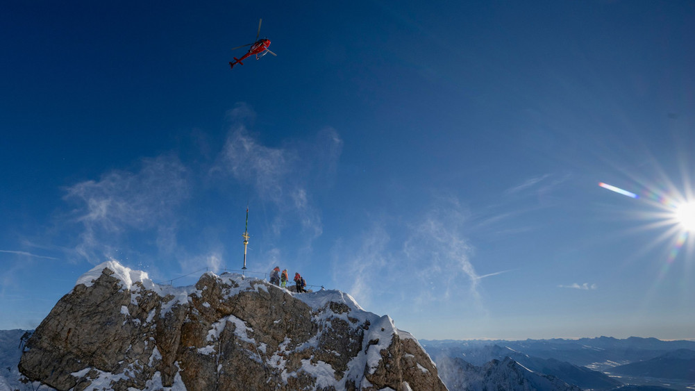Rücktransport des Zugspitz-Gipfelkreuzes