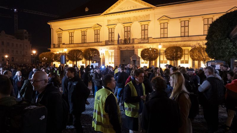 Pädophilie-Skandal: Ungarn feiern Rücktritt von Staatspräsidentin Novák